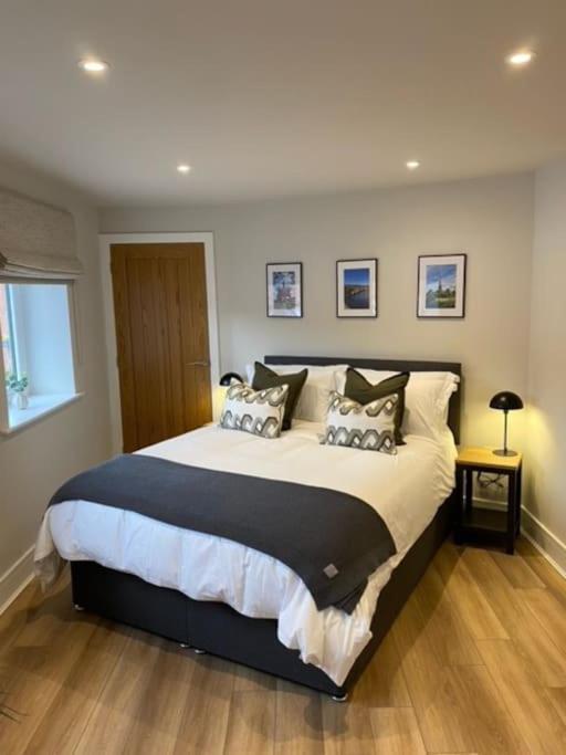 New Modern Studio Apartment Near To City Centre Salisbury Exterior foto
