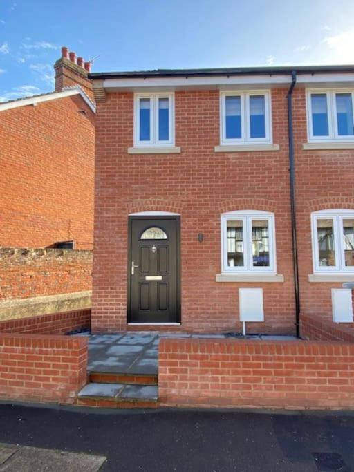 New Modern Studio Apartment Near To City Centre Salisbury Exterior foto